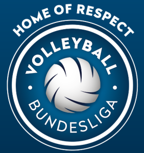 Das Logo ist ein Kreis mit blauen Hintergrund und weißen Rand. Dort in der Mitte befindet sich wieder ein weißer Volleyball. Zwischen Volleyball und Rand steht noch Volleyball (oben) und Bundesliga (unten) in gekrümmter Schrift. Über dem Kreis steht noch der Slogan "HOME OF RESPECT".