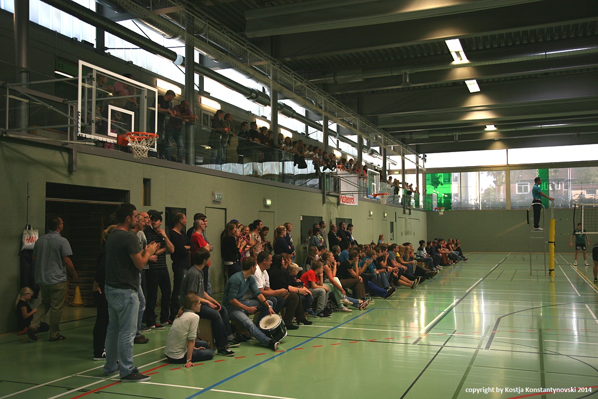 Volleyball spielen macht Spaß, Fan sein auch!