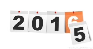 das Bild zeigt einen Kalender mit er Jahreszahl 2015, welche zur Zahl 2016 wechselt.