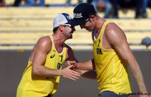 Das Foto zeigt das Beachvolleyball Team Stefan Windscheif / Sebastian Fuchs auf der FIVB Tour