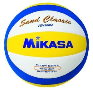 Das Foto zeigt den Mikasa VSV 300M Sand Classic Beachvolleyball.