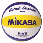 Das Foto zeigt den Mikasa VXL 30 Beachvolleyball.