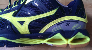 Das Foto zeigt die Dämpfung des Mizuno Volleyballschuhs Wave Tornado X