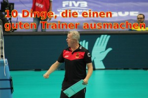Das Bild zeigt eine emotionale Szene aus einem Volleyballspiel, wo Vital Heinen die DVV-Herren nochmal antreibt und motiviert.