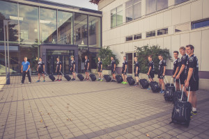Teamfoto: Die Volleyballmannschaft des Grün Weiß Vallstedt auf Reisen.
