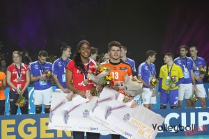 Das Foto zeigt beide Supercups MVPs Aiyana Whitney und Ruben Schott.