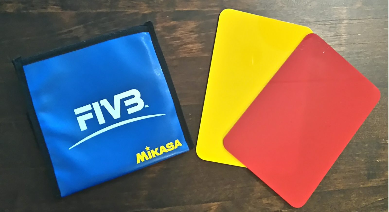 Mikasa Schiedsrichterkarten im Test