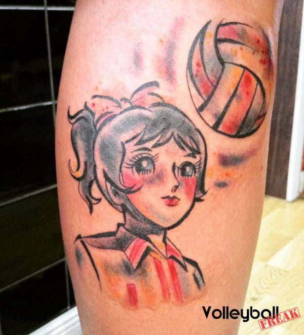 Das Foto zeigt Mila Superstar als Motiv für ein Volleyballtattoo auf der Wade!