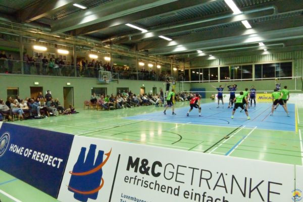 Das Foto zeigt ein Spiel aus der 2. Volleyball Bundesliga in Hürth.