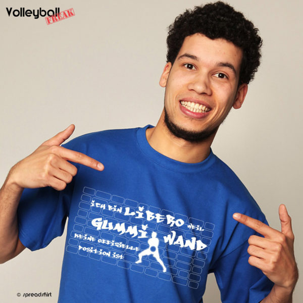 Das Foto zeigt einen Mann im blauen T-Shirt mit dem Motiv Gummiwand Libero im Volleyball.