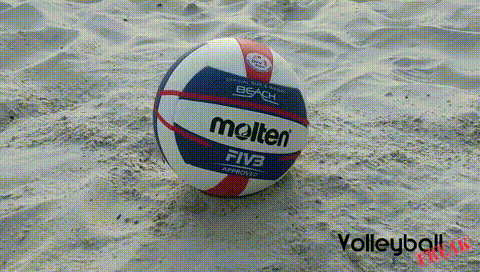 Die Animation zeigt den Beachvolleyball Molten V5B5000-DE drehend im Sand. Damit bekommt der Leser eine Ansicht aus allen Winkeln.