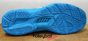 Das Foto zeigt die blaue Sohle vom Mizuno Wave Stealth V.