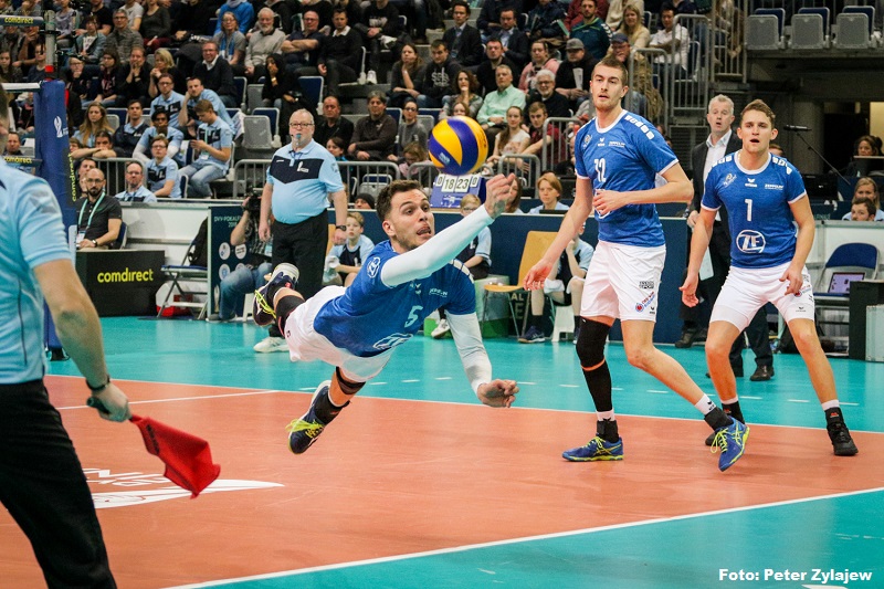 Block- und Feldverteidigungsstrategien im Volleyball: So wehrt ihr (fast) jeden Ball ab!