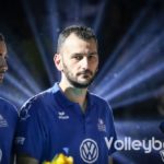 Das Foto zeigt Ioannis Athanasopoulos bei der Siegerehrung im DVV-Pokalfinale 2019