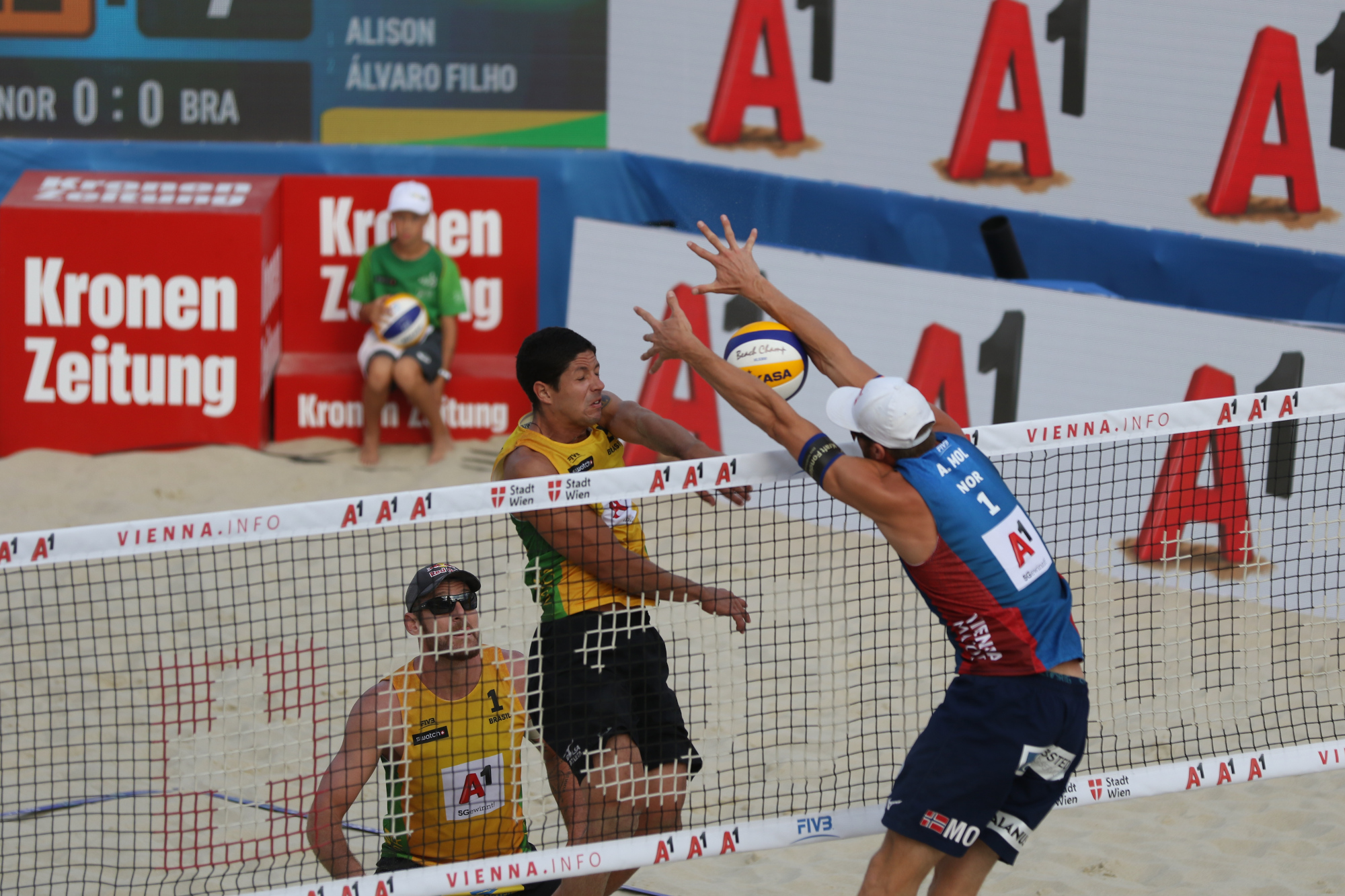 block-beachvolleyball-technik-anders-mol.jpg - Volleyballfreak