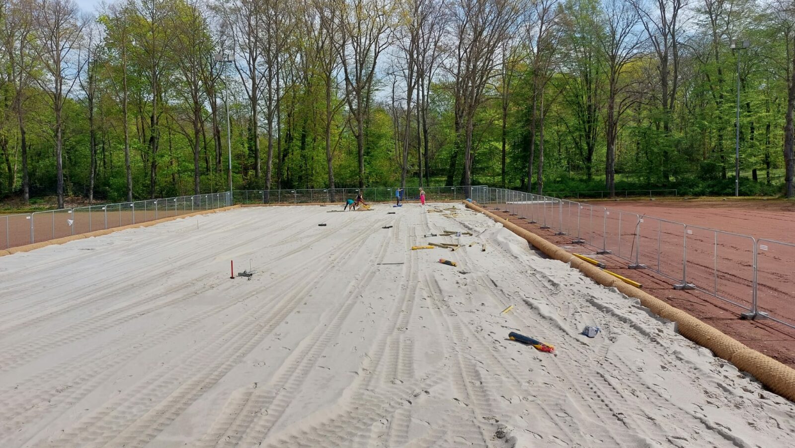 Eine Mehrfelder-Beachvolleyball-Anlage bauen – Wie geht das?