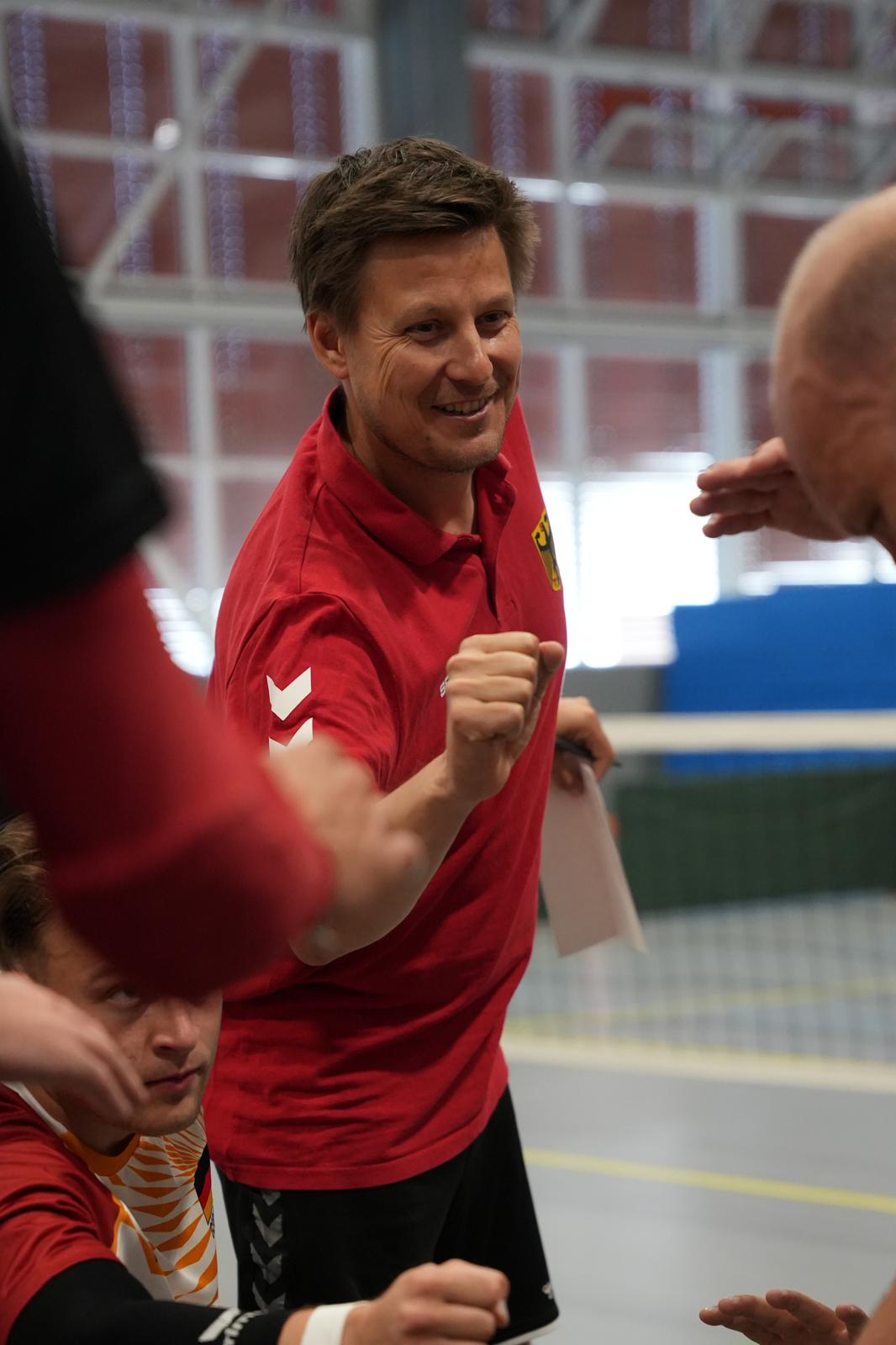 Gasuautor & Co-Trainer der Männer Sitzvolleyball Nationalmannschaft Sebastian Rieck (C) ParaVolleyEurope