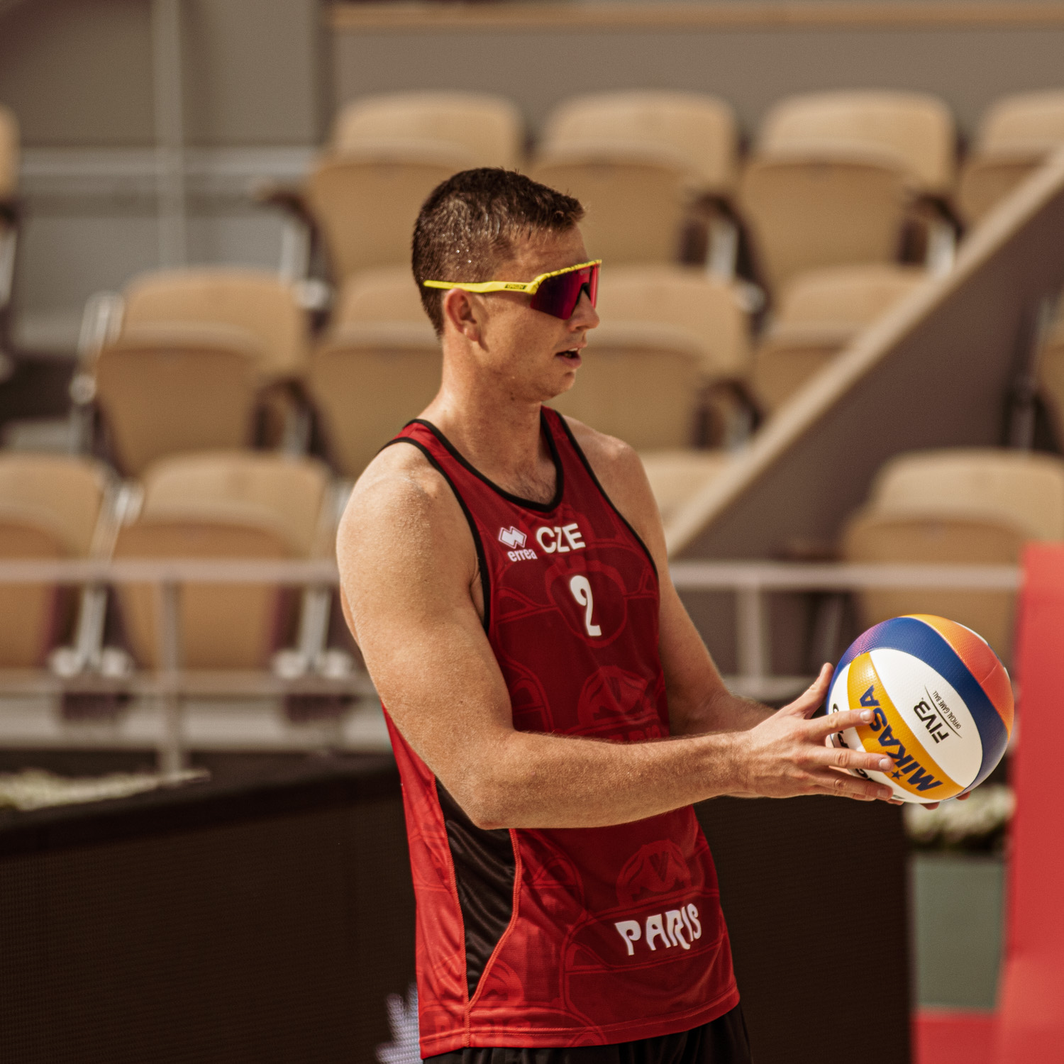 Mit dieser Brille kann nichts ins Auge gehen. Foto: Volleyballfreak