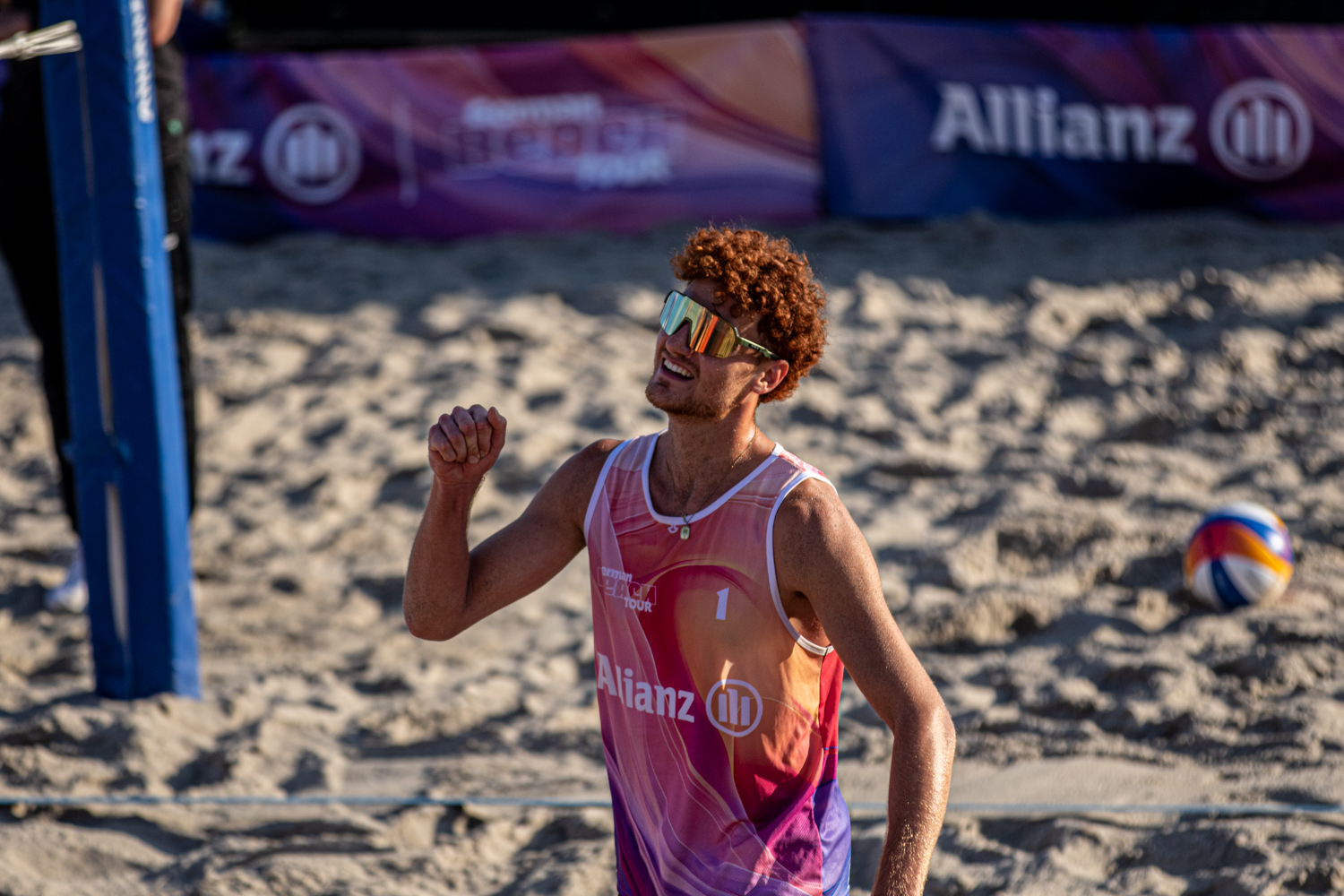 Sonnenbrillen schützen dein Auge. Foto: Volleyballfreak